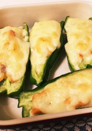 トースターで簡単☆ピーマンの鮭詰め-レシピのメイン写真