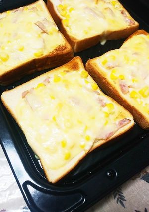 ハム卵もプラス♪コーンマヨトースト-レシピのメイン写真