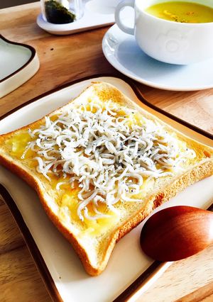 ごま香る～♡しらすとチーズのトースト-レシピのメイン写真