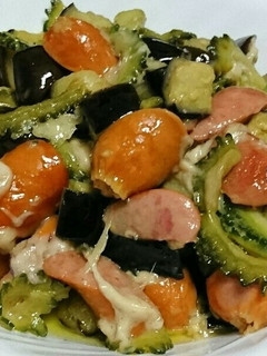 ゴーヤなすウィンナー炒め とろけるチーズ-レシピのメイン写真