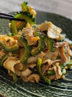 ゴーヤと豚肉のキムチ味噌炒め-レシピのメイン写真
