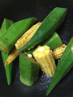 カレー味で夏のオクラをモリモリと!-レシピのメイン写真