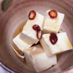 A picture of 豆腐のオイル漬け.