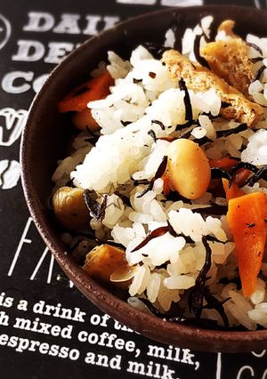 簡単炊き込まないまぜるだけひじきご飯☆-レシピのメイン写真