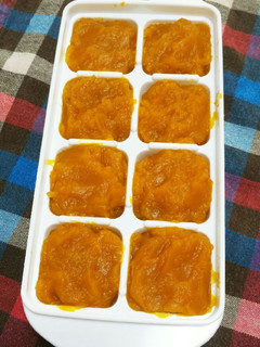 炊飯器で♪離乳食用かぼちゃキューブ-レシピのメイン写真