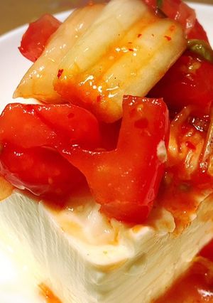 豆腐にのっける♪トマトとキムチ-レシピのメイン写真