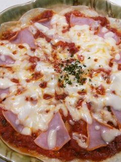 餃子の皮でなんちゃってクリスピーピザ-レシピのメイン写真