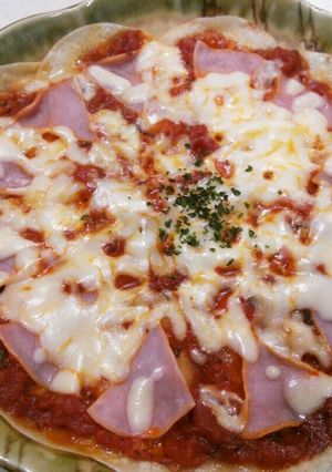 餃子の皮でなんちゃってクリスピーピザ-レシピのメイン写真
