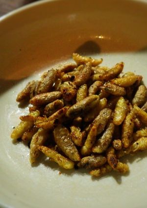素材の旨味を活かす！「炒り蜂の子」-レシピのメイン写真