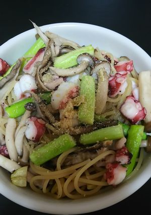 アスパラとタコとキノコのパスタ-レシピのメイン写真