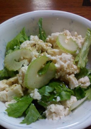 【豆腐俄然料理】セロリと割れ豆腐のサラダ-レシピのメイン写真