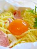 友加里×地養卵★焼きそばカルボナーラ