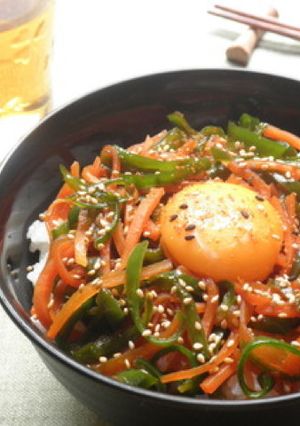 ピーマンとにんじんのきんぴら丼-レシピのメイン写真