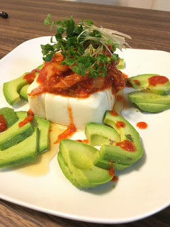 豆腐とアボカドのキムチ乗せ-レシピのメイン写真
