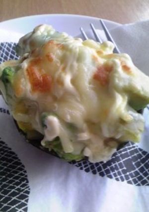 アボカドボートのチーズ焼き-レシピのメイン写真