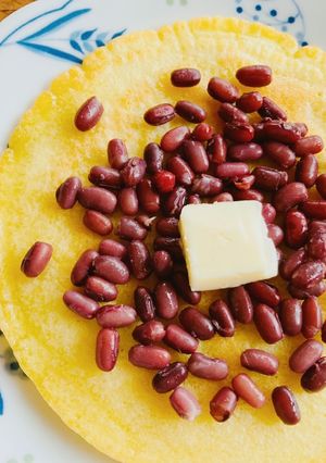 米粉のパンケーキ　塩茹であずきのせ-レシピのメイン写真