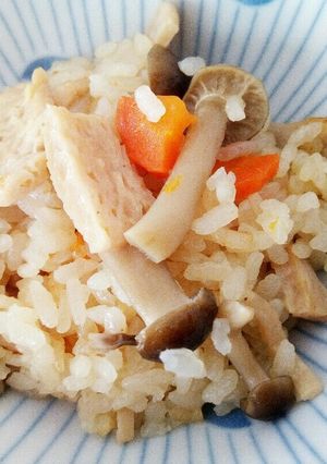秋レシピ。あごだしと大豆肉の炊き込みご飯-レシピのメイン写真