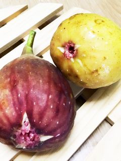 スプーンで簡単いちじくのむき方(食べ方)-レシピのメイン写真