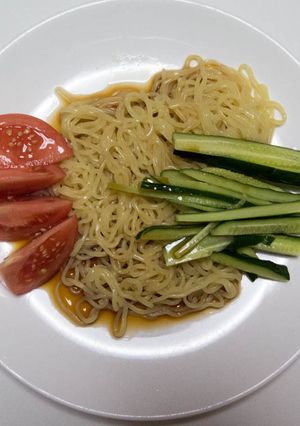 トマトときゅうりだけ！シンプル冷やし中華-レシピのメイン写真