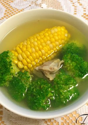 我が家の味～～豚肋骨＆とうもろこしスープ-レシピのメイン写真