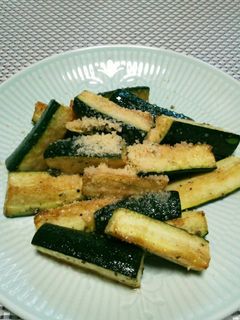 ハーブとチーズ香るズッキーニの素揚げ✨-レシピのメイン写真