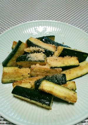 ハーブとチーズ香るズッキーニの素揚げ✨-レシピのメイン写真