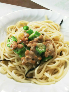 納豆と塩昆布の醤油バターうどん(乾麺)-レシピのメイン写真