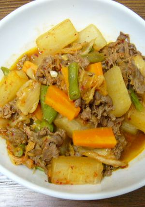 韓国風★ピリカラ大根と牛の煮物-レシピのメイン写真