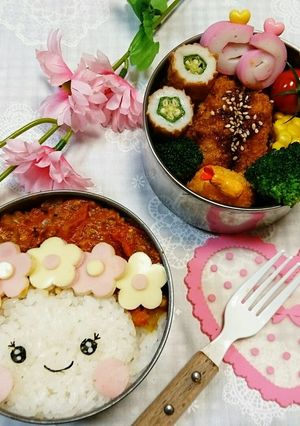 【デコ弁】キーマカレーで顔弁❤女の子-レシピのメイン写真