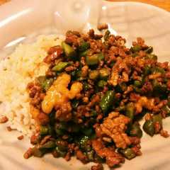 รูปของ インゲンの中華風ガパオライス