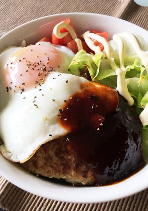 ♡余ったハンバーグでロコモコ丼♡-レシピのメイン写真