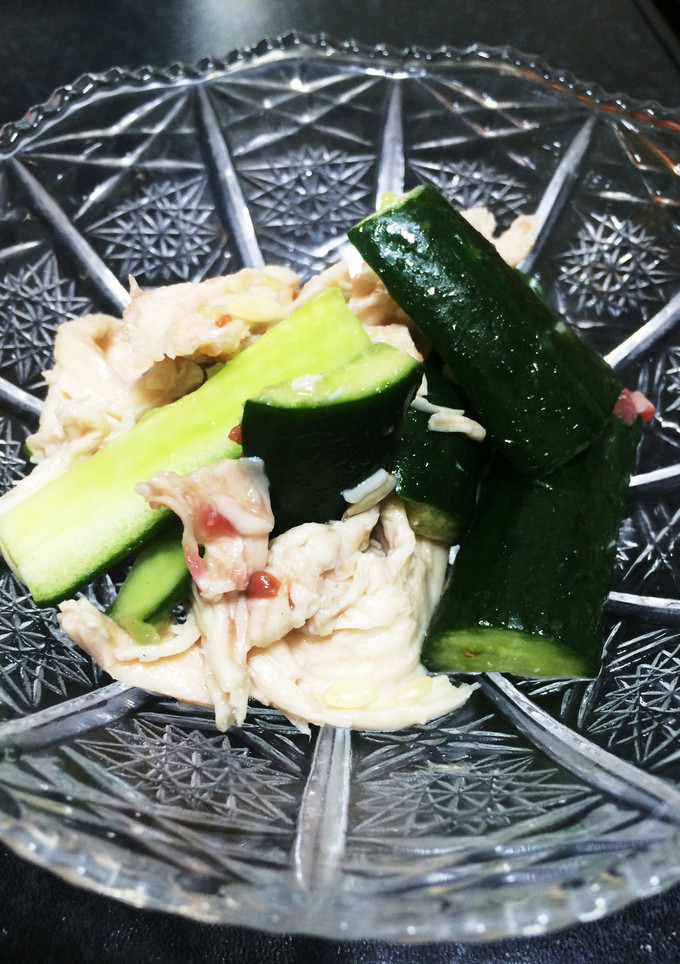 夏バテ吹き飛ぶ☆きゅうりと蒸し鶏の梅和え-レシピのメイン写真