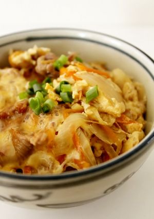 鰹節で簡単♪昼夕♪他人丼（人参入り豚丼）-レシピのメイン写真