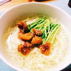รูปของ ナンプラーでアジアンにゅうめん