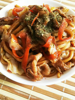 ひらひら人参としゃぶしゃぶ肉の焼きうどん-レシピのメイン写真