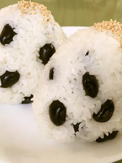 ☆塩茹で黒豆 おにぎり-レシピのメイン写真