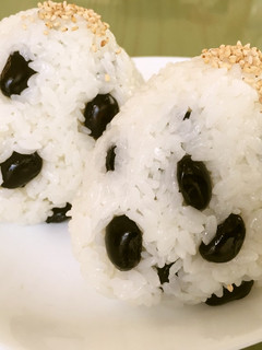 ☆塩茹で黒豆 おにぎり-レシピのメイン写真