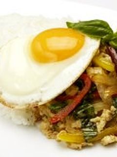 タイ風・鶏肉甘辛炒めごはん(ガパオ)-レシピのメイン写真