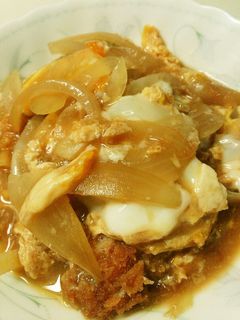 惣菜コーナーの豚カツで簡単カツ丼♪-レシピのメイン写真