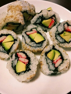 カニかまとアボカドのカリフォルニアロール-レシピのメイン写真
