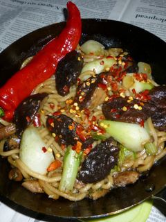 鉄パンで椎茸たっぷりの焼きうどん-レシピのメイン写真