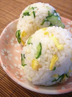☆胡瓜と炒り卵のおにぎり☆-レシピのメイン写真