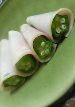 お弁当に♪オクラをハムでクルクルしました-レシピのメイン写真