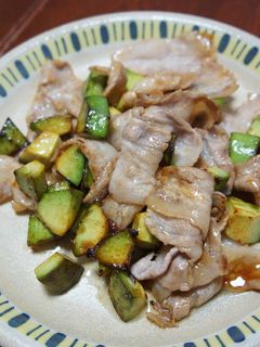 アボカドと豚バラ肉のオイスター炒め-レシピのメイン写真