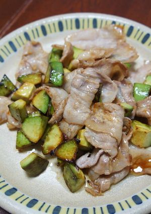 アボカドと豚バラ肉のオイスター炒め-レシピのメイン写真