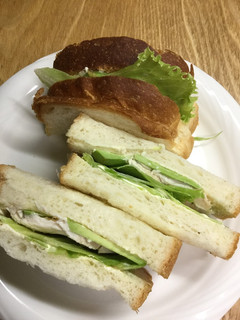 アボカドとチキンのサンドイッチ-レシピのメイン写真