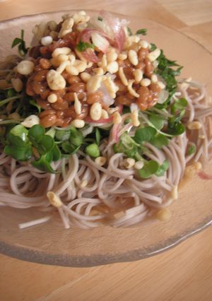 梅ぇ～納豆たぬきそば-レシピのメイン写真