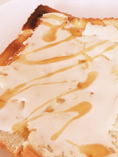 ホイップマリームのせ♡トースト-レシピのメイン写真