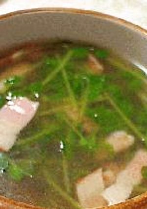 豆苗とベーコンのにんにくスープ-レシピのメイン写真
