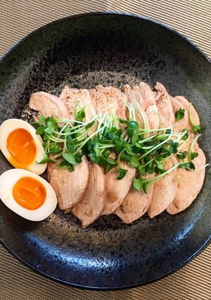 胸肉でしっとり鶏チャーシュー-レシピのメイン写真